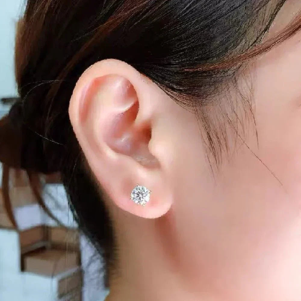 Women's Four-claw Sterling Silver Simple Stud Earrings